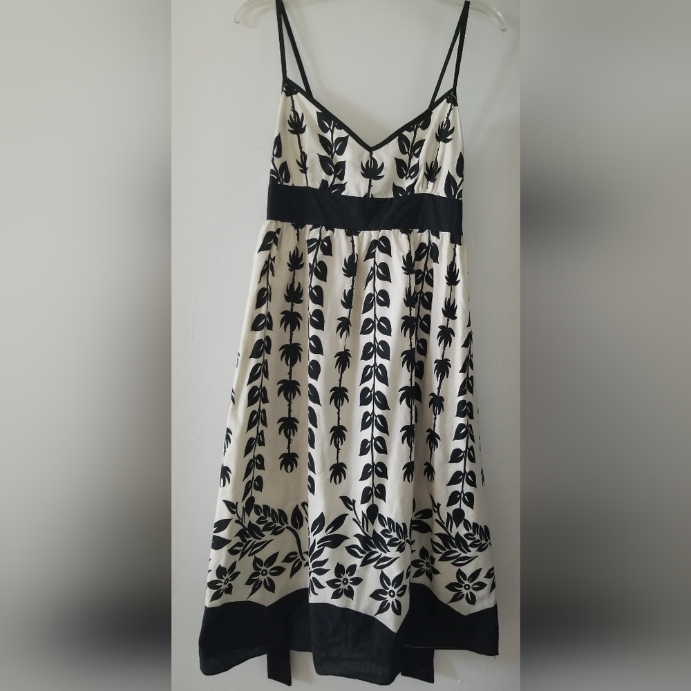 Chic Black and White Floral Midi Dress